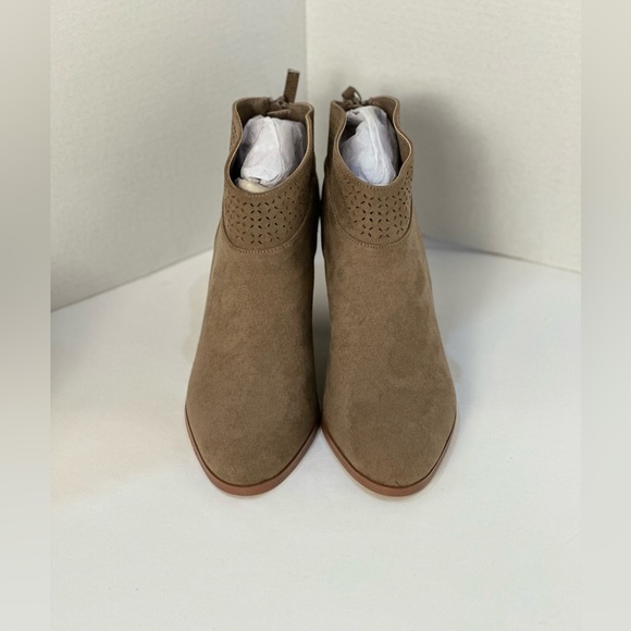 Violet & Red Jackson Lazer Cut Topline Bootie 8 - Picture 4 of 8